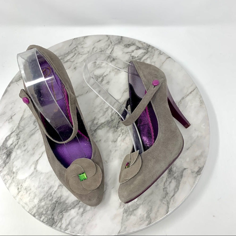 Poetic License ‘Collectors Item’ Mary Jane Flower Detail Pumps 6 Retro Pinup